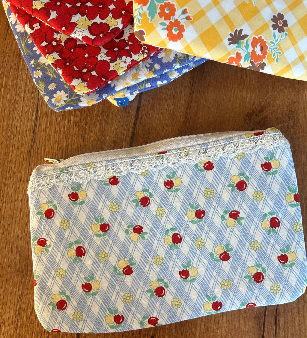 Tulip & Daisy zipper pouch