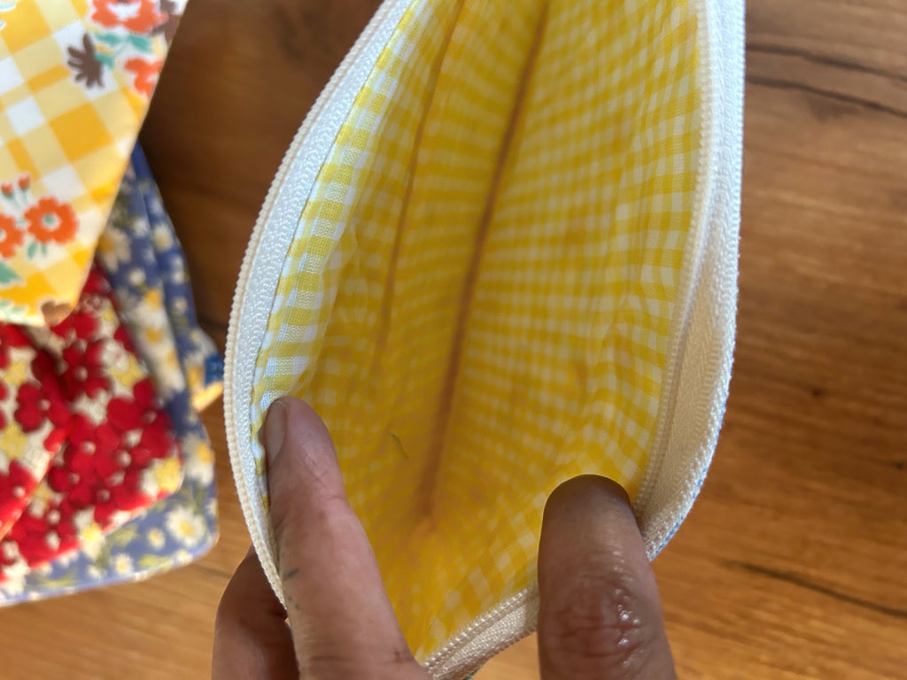 Tulip & Daisy zipper pouch