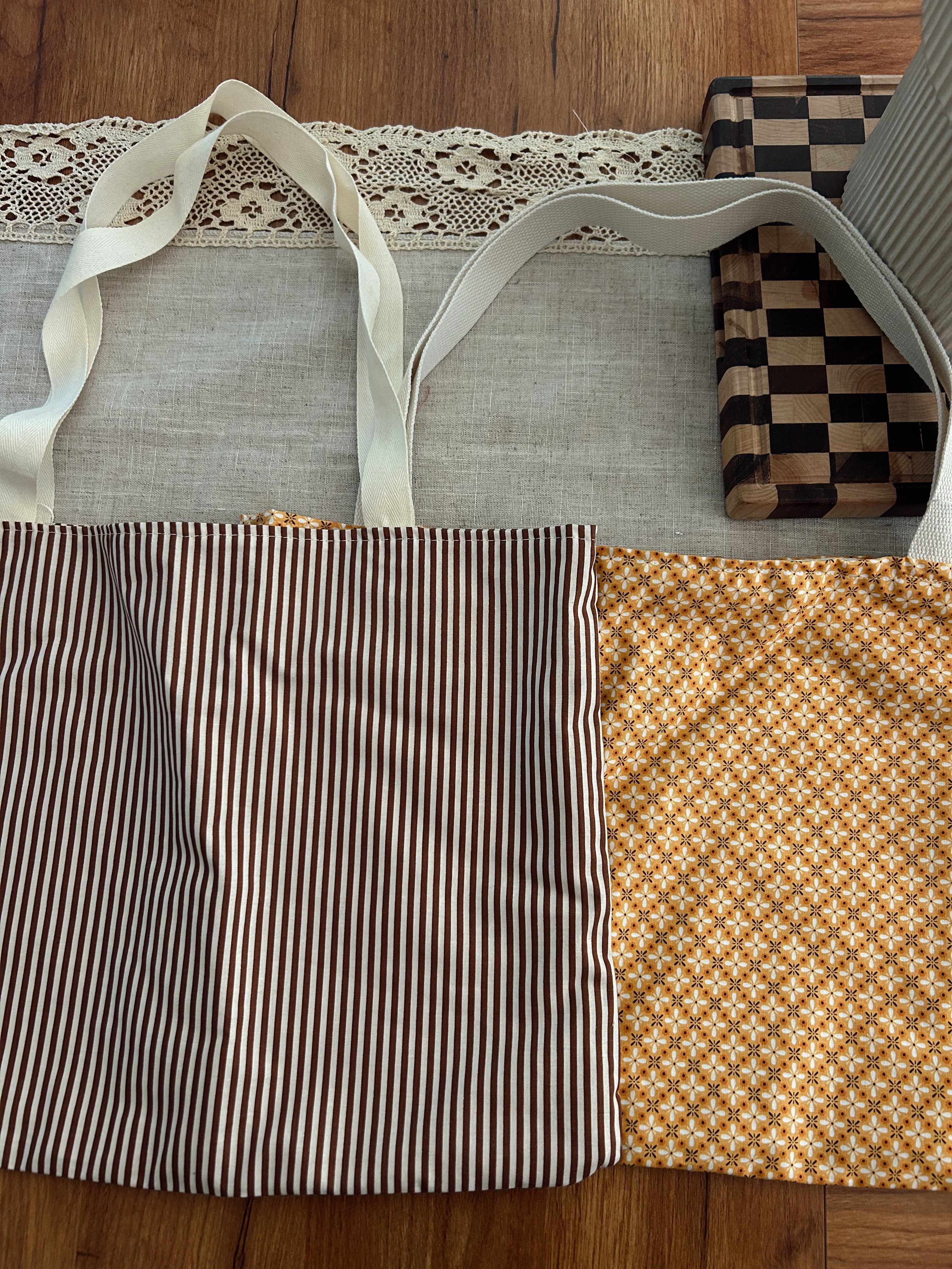 Brown stripe tote