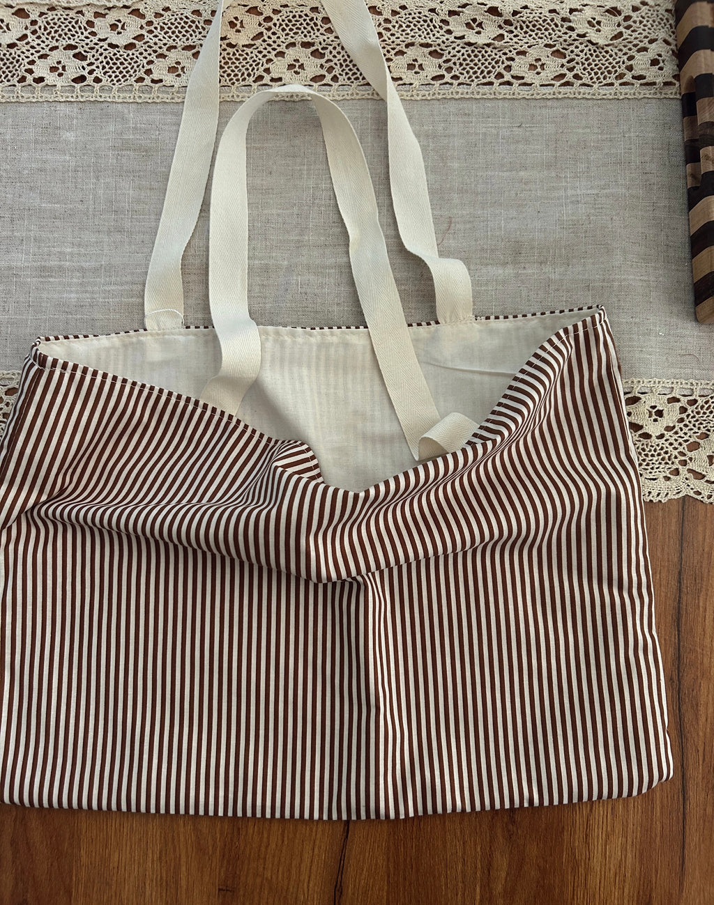 Brown stripe tote