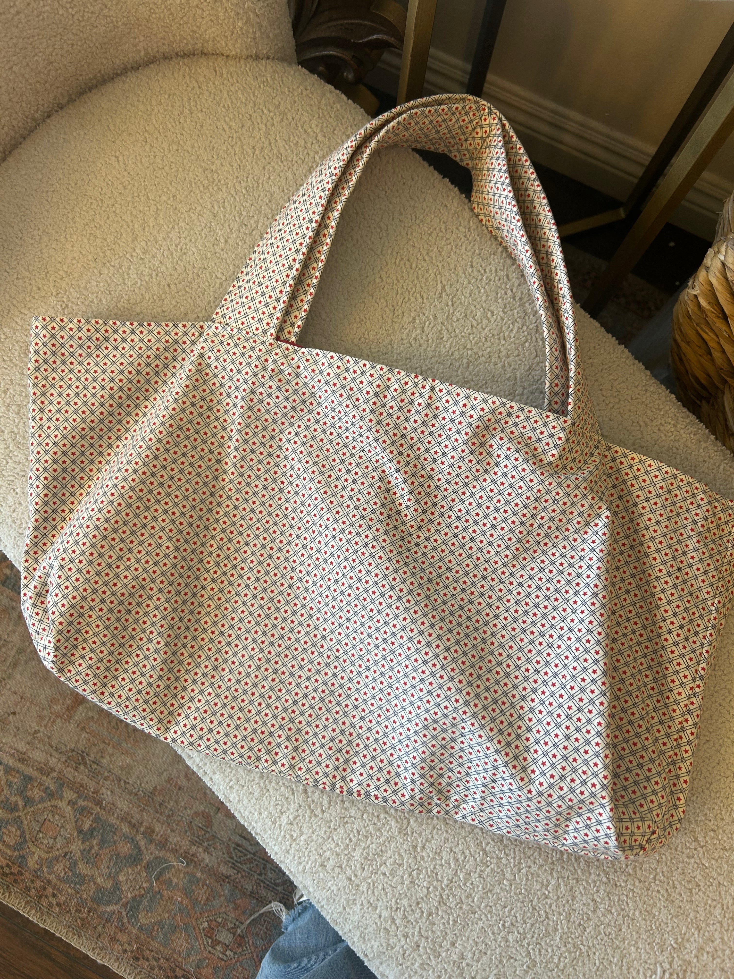 Red star tote