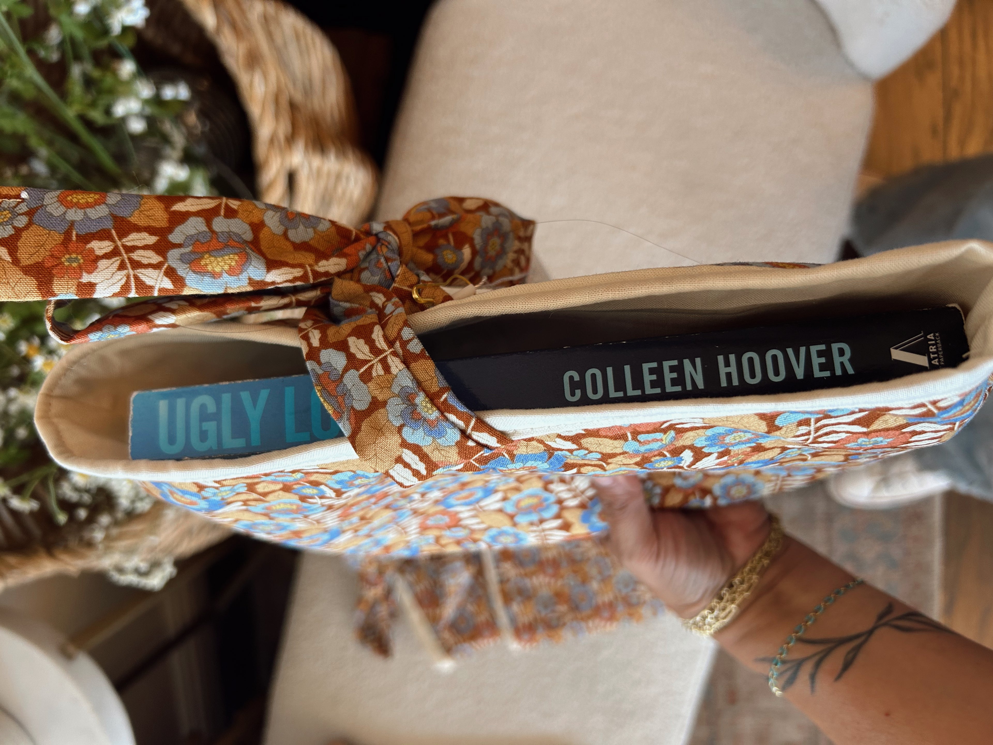 Book Sleeve in Brown floral print