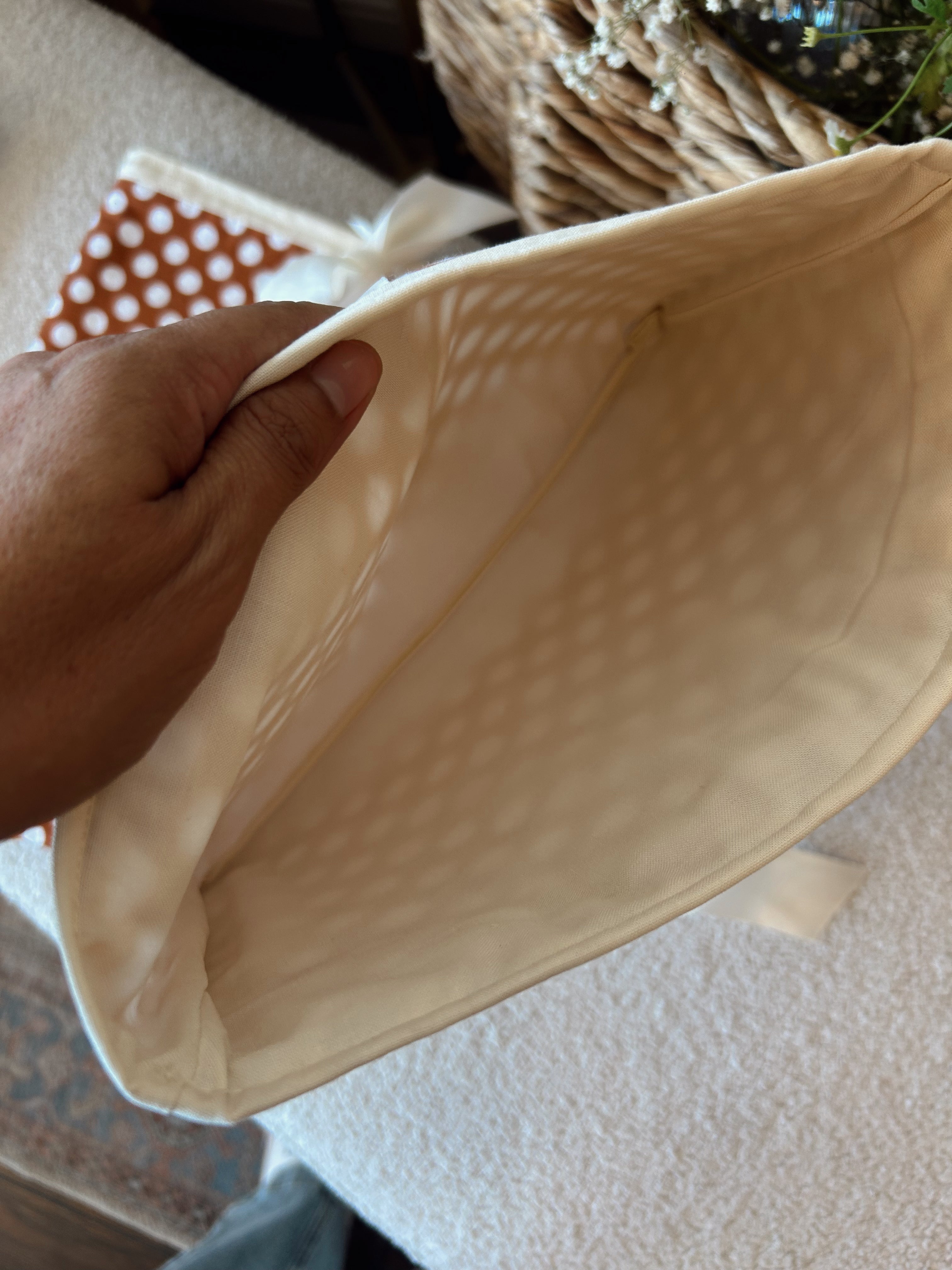 Book Sleeve Terra cotta polka dot