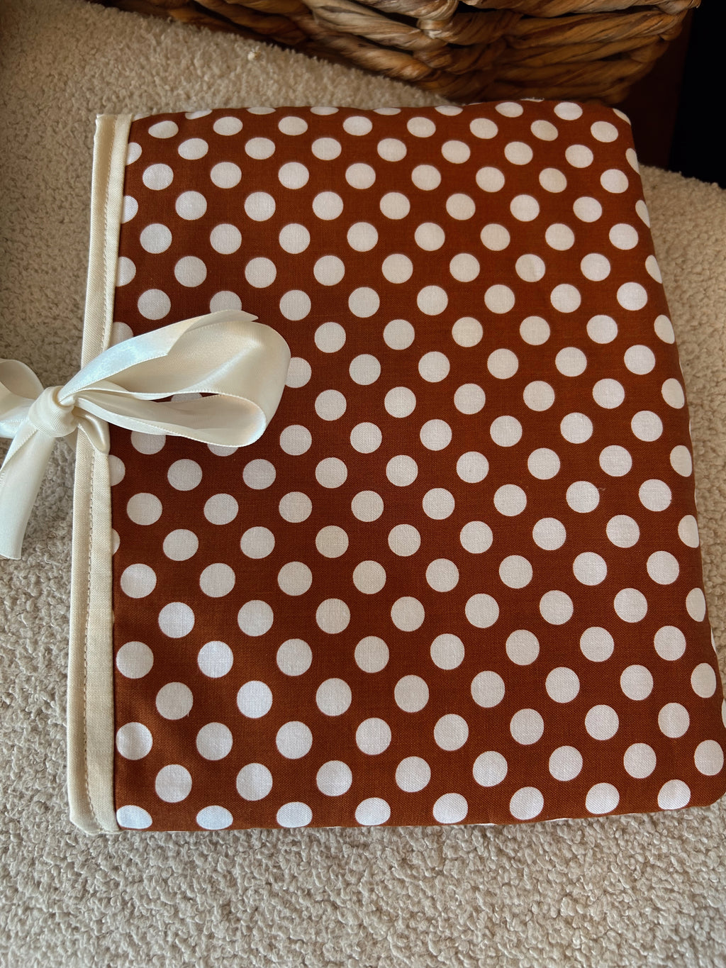 Book Sleeve Terra cotta polka dot