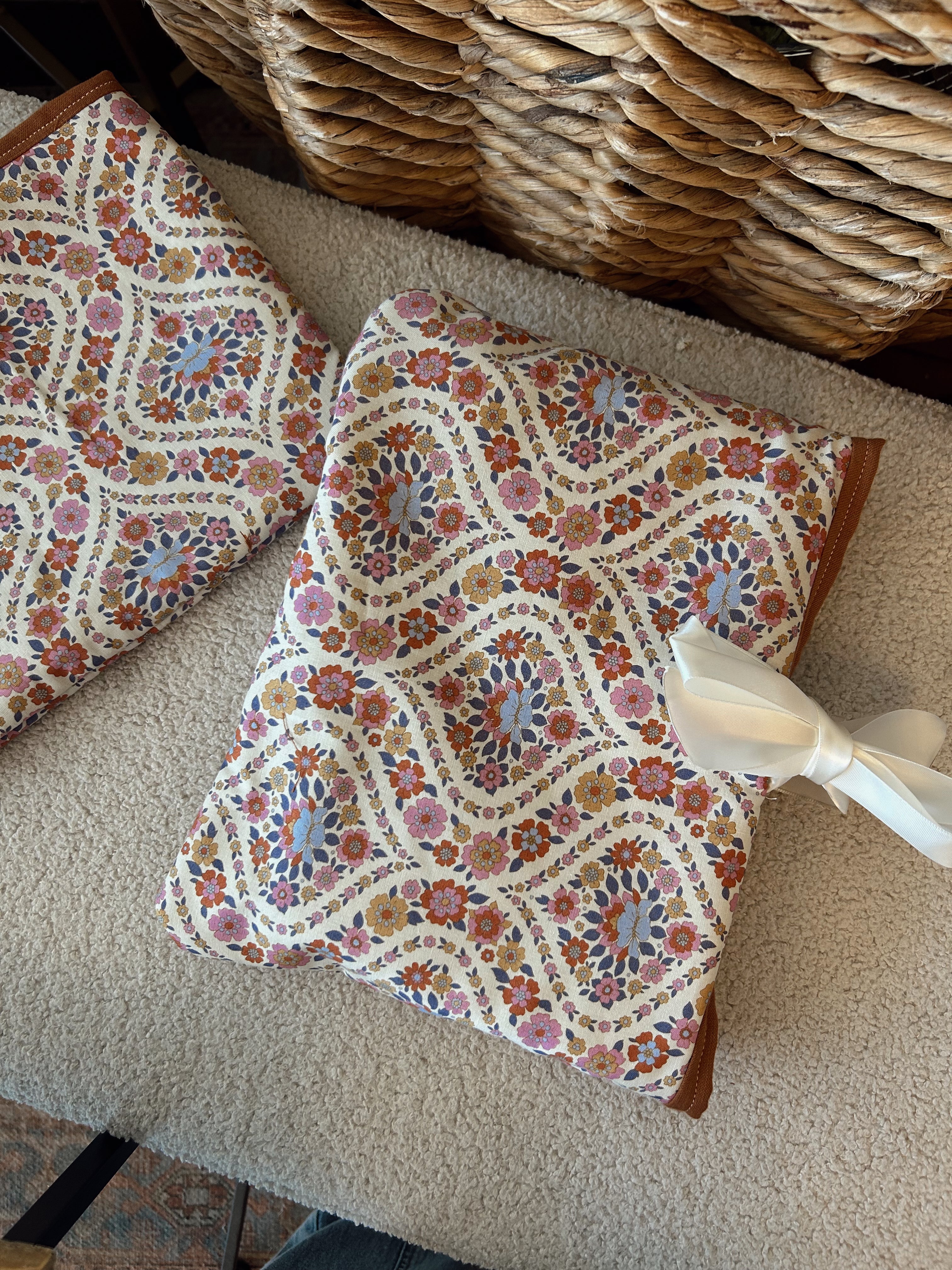 Book Sleeve in Fanny print